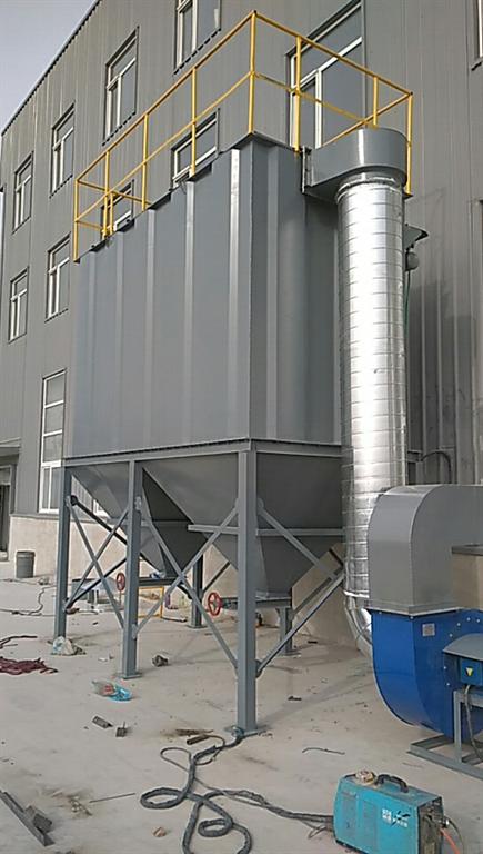 布袋除塵器安裝現(xiàn)場(chǎng)圖